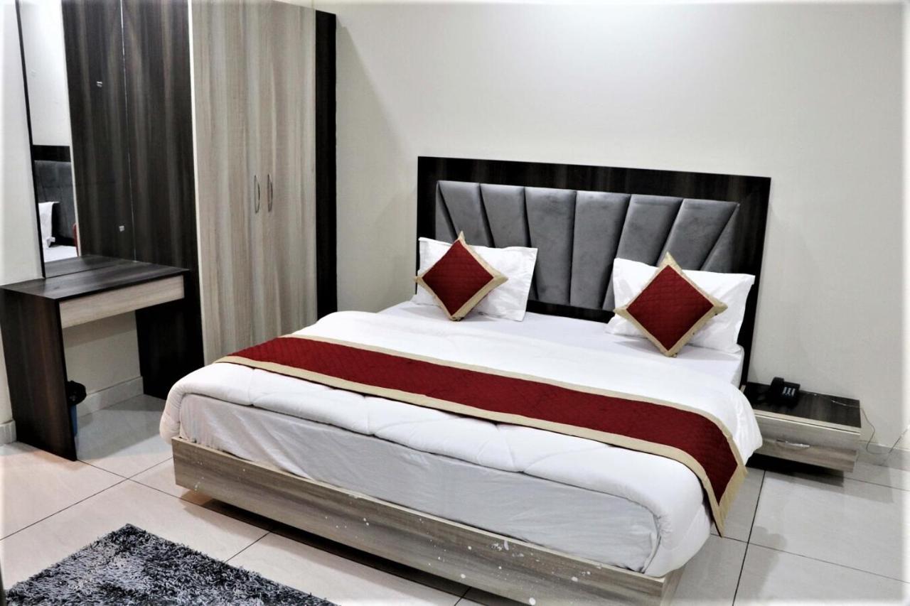 Hotel Blue Pine Харидвар Экстерьер фото