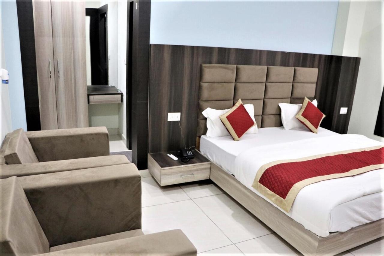 Hotel Blue Pine Харидвар Экстерьер фото