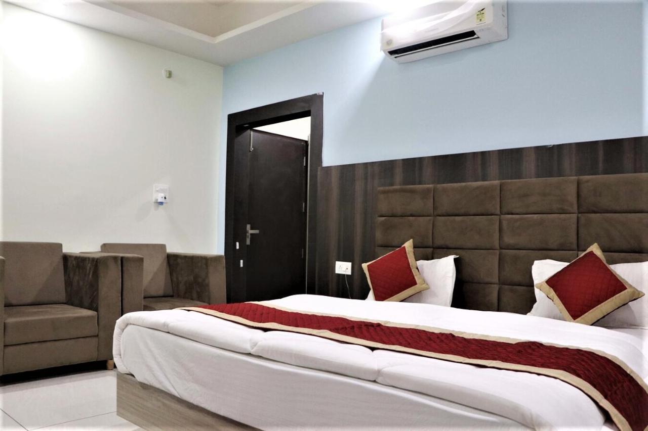 Hotel Blue Pine Харидвар Экстерьер фото