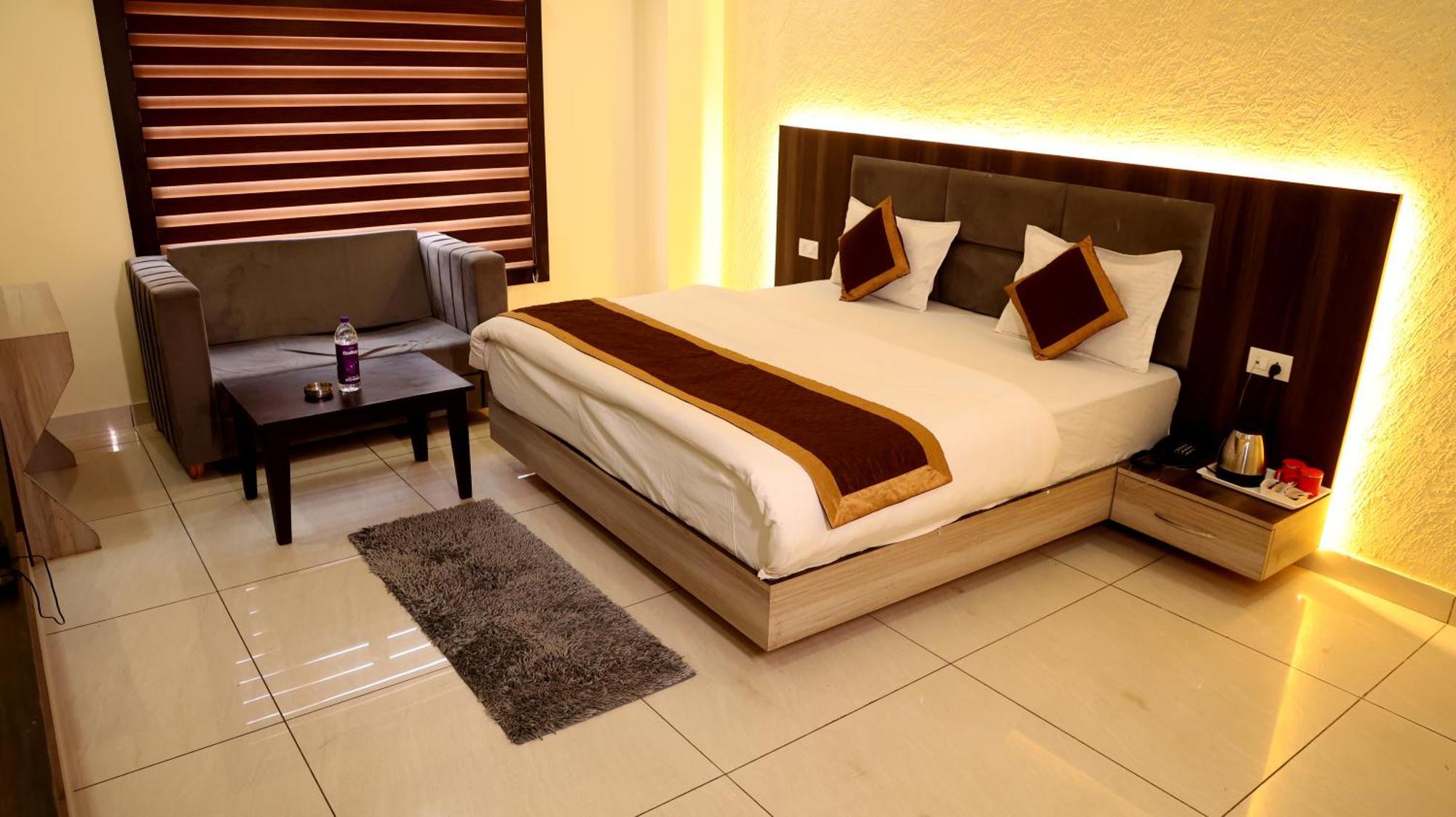 Hotel Blue Pine Харидвар Экстерьер фото
