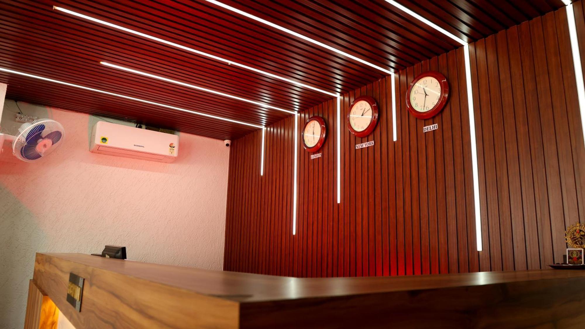 Hotel Blue Pine Харидвар Экстерьер фото