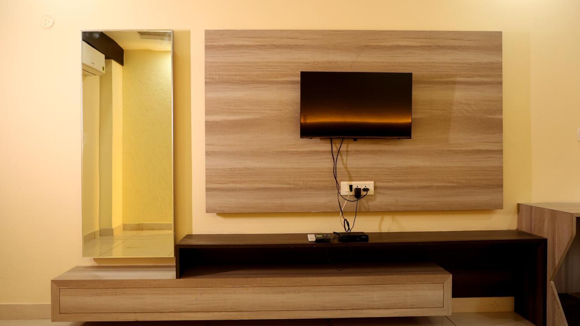 Hotel Blue Pine Харидвар Экстерьер фото